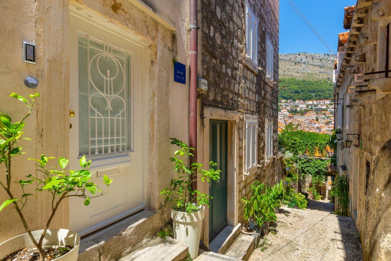 Вилла Old Town House With Floor Heating & Lush Private Garden Дубровник Экстерьер фото