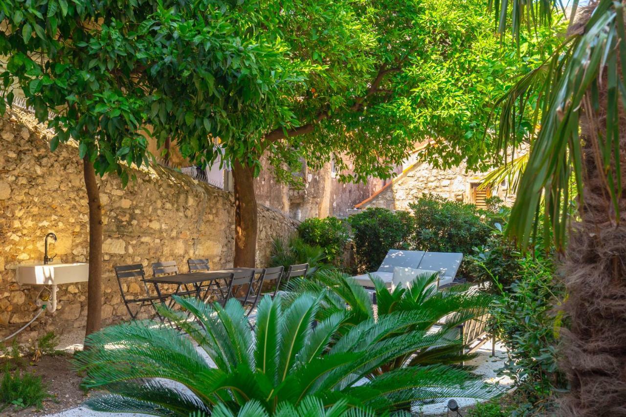 Вилла Old Town House With Floor Heating & Lush Private Garden Дубровник Экстерьер фото